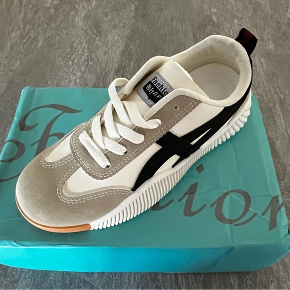 Brand New “Orthopedic” Sneakers- Fashion Shoes - Picture 3 of 6